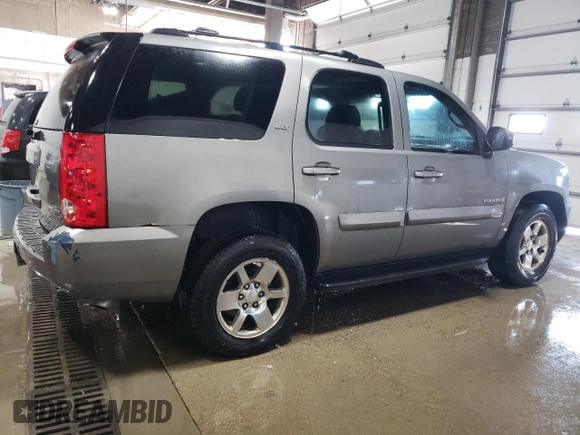 2007 GMC Yukon SLT with VIN 1GKFK13087J327213, listed as a Copart auction lot 76300784 with 205,188 mi miles and Clean Title. Bid and sale history available at DreamBid. Image 3.