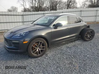 2022 Porsche Macan with VIN WP1AA2A53NLB10262, listed as a Copart auction lot 44407335 with 27,891 mi miles and Salvage Title. Bid and sale history available at carsss.com. Image 1.