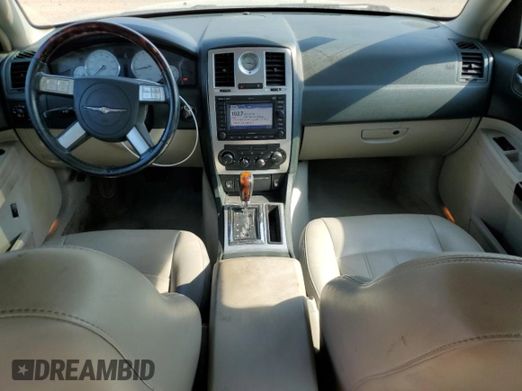 2005 Chrysler 300 C z VIN 2C3JA63H25H174455, wystawiony jako Copart lot #57106275 z przebiegiem 115 226 mil mil oraz Szkoda całkowita • Salvage title. Historia ofert i sprzedaży dostępna na DreamBid. Obrazek 8.