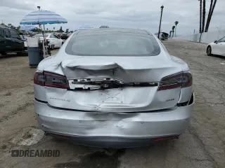 2015 Tesla Model S 85D with VIN 5YJSA1H28FFP78686, listed as a Copart auction lot 53310595 with 69,682 mi miles and Salvage Title. Bid and sale history available at carsss.com. Image 6.