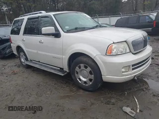 2006 Lincoln Navigator Luxury with VIN 5LMFU27536LJ19821, listed as a IAAI auction lot 41391977 with 1 mi miles. Bid and sale history available at carsss.com. Image 1.