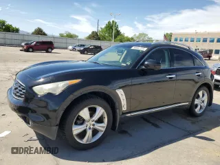 2011 Infiniti FX z VIN JN8AS1MW8BM734582, wystawiony jako Copart lot #56852125 z przebiegiem 140 507 mil mil oraz Szkody całkowita. Historia ofert i sprzedaży dostępna na DreamBid. Obrazek 1.