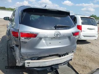 2014 Toyota Highlander XLE z VIN 5TDKKRFH1ES036742, wystawiony jako IAAI lot #42167218 z przebiegiem 165 837 mil mil oraz . Historia ofert i sprzedaży dostępna na DreamBid. Obrazek 16.