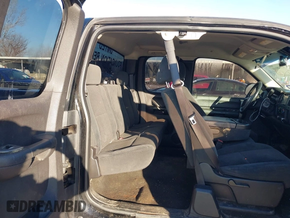 2007 Chevrolet Silverado 1500 LT w/2LT with VIN 2GCEC19J271675569, listed as a IAAI auction lot 41648141 with 293,825 mi miles. Bid and sale history available at carsss.com. Image 8.