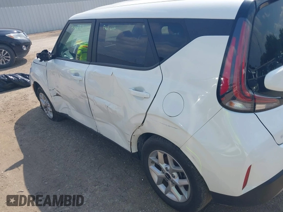 2024 Kia Soul S with VIN KNDJ23AU2R7913249, listed as a IAAI auction lot 42133638 with 22,663 mi miles and . Bid and sale history available at DreamBid. Image 20.