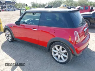 2006 MINI Hardtop with VIN WMWRC33506TK17012, listed as a IAAI auction lot 42076648 with 101,852 mi miles and . Bid and sale history available at DreamBid. Image 3.