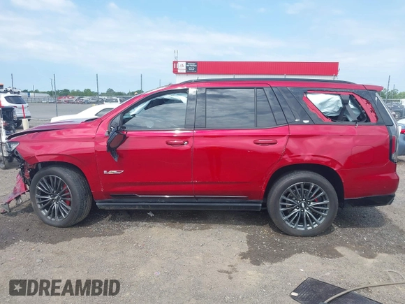 2024 Cadillac Escalade AWD V-Series z VIN 1GYS4HK99RR339334, wystawiony jako IAAI lot #42280146 z przebiegiem 19 210 mil mil oraz . Historia ofert i sprzedaży dostępna na DreamBid. Obrazek 13.