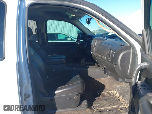 2010 Chevrolet Silverado 1500 with VIN 3GCXKSE27AG175213, listed as a IAAI auction lot 41622417 with 247,053 mi miles and . Bid and sale history available at DreamBid. Image 5.