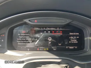 2024 Audi S7 Prestige z VIN WAUSFBF22RN048432, wystawiony jako Copart lot #56690455 z przebiegiem 11 055 mil mil oraz Szkody całkowita. Historia ofert i sprzedaży dostępna na DreamBid. Obrazek 9.