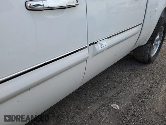 2009 GMC Sierra 1500 with VIN 2GTEK032X91101500, listed as a Copart auction lot 76481424 with Not Provided miles and Salvage Title. Bid and sale history available at DreamBid. Image 12.