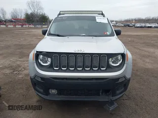 2017 Jeep Renegade Sport с VIN ZACCJAAH3HPF05721, выставлен на аукционе IAAI как лот 41483463 с пробегом 86 414 миль миль и . История ставок и продаж доступна на DreamBid. Изображение 12.