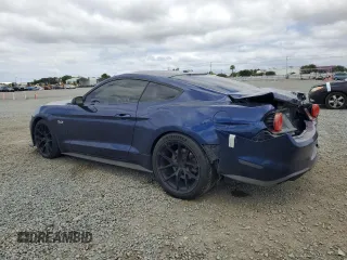 2019 Ford Mustang GT z VIN 1FA6P8CFXK5189739, wystawiony jako Copart lot #55948765 z przebiegiem 85 267 mil mil oraz Szkody całkowita. Historia ofert i sprzedaży dostępna na DreamBid. Obrazek 2.
