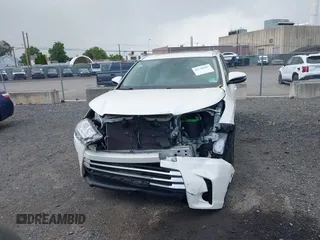2019 Toyota Highlander SE with VIN 5TDJZRFH1KS567376, listed as a IAAI auction lot 42728105 with 58,970 mi miles and . Bid and sale history available at DreamBid. Image 12.