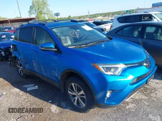 2018 Toyota RAV4 XLE with VIN JTMWFREV1JJ736877, listed as a IAAI auction lot 42072222 with 43,004 mi miles and . Bid and sale history available at carsss.com. Image 1.