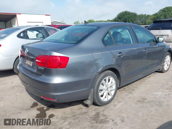 2011 Volkswagen Jetta SE with VIN 3VWDX7AJ4BM324160, listed as a IAAI auction lot 42505233 with 181,277 mi miles and . Bid and sale history available at DreamBid. Image 4.