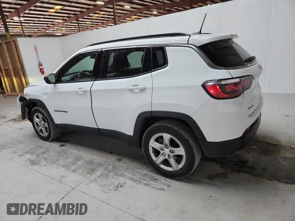 2024 Jeep Compass Latitude z VIN 3C4NJDBN3RT606699, wystawiony jako Copart lot #64117515 z przebiegiem 40 130 mil mil oraz Czysty tytuł • Clean title. Historia ofert i sprzedaży dostępna na DreamBid. Obrazek 2.
