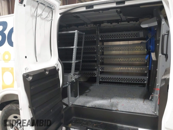 2025 GMC Savana Cargo z VIN 1GTW7AFP7S1140785, wystawiony jako IAAI lot #42340032 z przebiegiem 585 mil mil oraz . Historia ofert i sprzedaży dostępna na DreamBid. Obrazek 8.