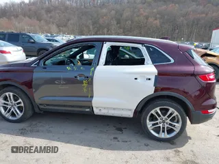 2016 Lincoln MKC Reserve z VIN 5LMCJ3D93GUJ20035, wystawiony jako IAAI lot #41898141 z przebiegiem 144 152 mil mil oraz . Historia ofert i sprzedaży dostępna na DreamBid. Obrazek 15.