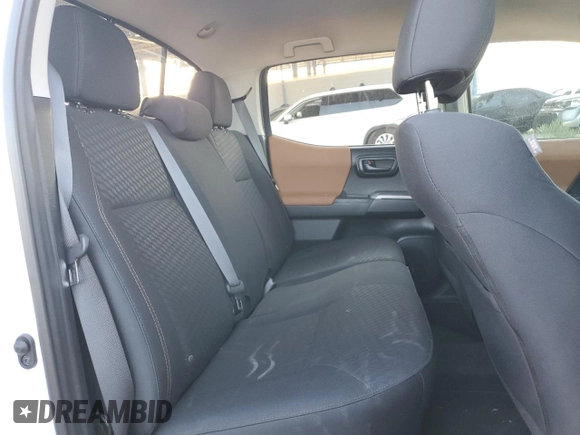 2020 Toyota Tacoma SR5 z VIN 3TMAZ5CN2LM115831, wystawiony jako Copart lot #59134155 z przebiegiem 116 532 mil mil oraz Szkoda całkowita • Salvage title. Historia ofert i sprzedaży dostępna na DreamBid. Obrazek 10.