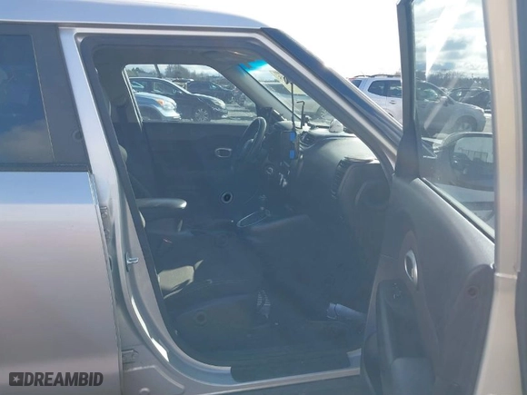 2018 Kia Soul with VIN KNDJN2A22J7561746, listed as a IAAI auction lot 41794255 with 188,269 mi miles. Bid and sale history available at carsss.com. Image 5.