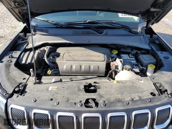 2022 Jeep Compass Latitude Lux with VIN 3C4NJDFB0NT151739, listed as a Copart auction lot 55200065 with 18,782 mi miles and Salvage title. Bid and sale history available at DreamBid. Image 12.