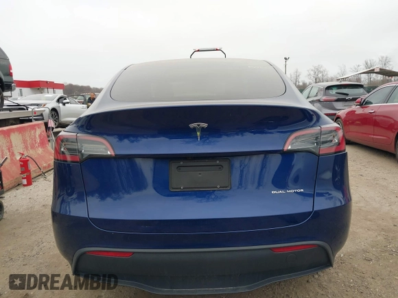 2024 Tesla Model Y Long Range with VIN 7SAYGDEE9RA269882, listed as a IAAI auction lot 41771485 with 18,145 mi miles. Bid and sale history available at carsss.com. Image 17.