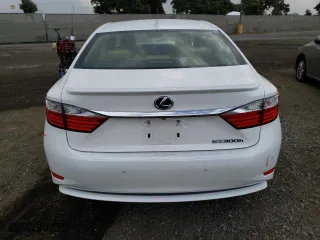2015 Lexus ES 300h Hybrid with VIN JTHBW1GG3F2094709, listed as a Copart auction lot 61601743 with 55,502 mi miles. Bid and sale history available at carsss.com. Image 6.