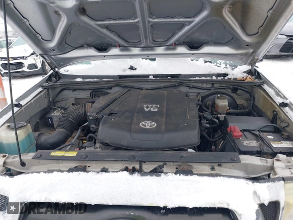 2006 Toyota Tacoma with VIN 5TEUU42N36Z293472, listed as a IAAI auction lot 41320155 with 105,230 mi miles. Bid and sale history available at carsss.com. Image 10.