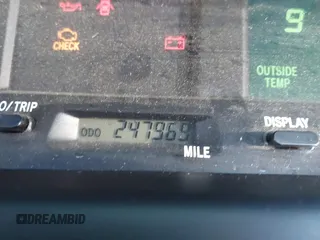 2001 Toyota Avalon XL z VIN 4T1BF28B51U189775, wystawiony jako IAAI lot #41970356 z przebiegiem 247 969 mil mil oraz . Historia ofert i sprzedaży dostępna na DreamBid. Obrazek 16.