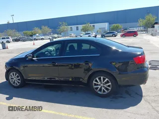 2013 Volkswagen Jetta SE with VIN 3VWDP7AJ8DM350702, listed as a IAAI auction lot 42652788 with 106,655 mi miles and . Bid and sale history available at DreamBid. Image 15.