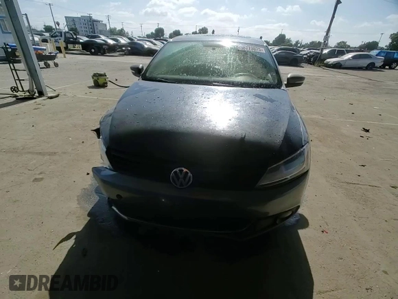 2013 Volkswagen Jetta SE z VIN 3VWDP7AJ8DM364387, wystawiony jako Copart lot #58773075 z przebiegiem 188 116 mil mil oraz Szkoda całkowita • Salvage title. Historia ofert i sprzedaży dostępna na DreamBid. Obrazek 13.