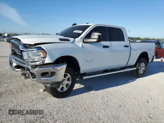 2023 Ram 2500 Big Horn z VIN 3C6UR5DJ9PG568512, wystawiony jako Copart lot #50078295 z przebiegiem 76 486 mil mil oraz Szkoda całkowita • Salvage title. Historia ofert i sprzedaży dostępna na DreamBid. Obrazek 1.