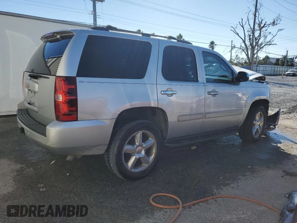 2013 Chevrolet Tahoe LS z VIN 1GNSKAE04DR332680, wystawiony jako Copart lot #81899914 z przebiegiem 216 063 mil mil oraz Szkoda całkowita • Salvage title. Historia ofert i sprzedaży dostępna na DreamBid. Obrazek 3.