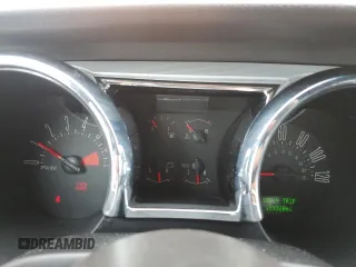 2007 Ford Mustang Deluxe z VIN 1ZVFT80N675218322, wystawiony jako Copart lot #58667435 z przebiegiem 159 320 mil mil oraz Czysty tytuł • Clean title. Historia ofert i sprzedaży dostępna na DreamBid. Obrazek 9.