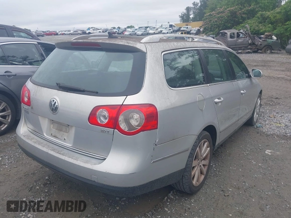 2010 Volkswagen Passat z VIN WVWXK9AN4AE106222, wystawiony jako IAAI lot #42361130 z przebiegiem 104 933 mil mil oraz . Historia ofert i sprzedaży dostępna na DreamBid. Obrazek 4.