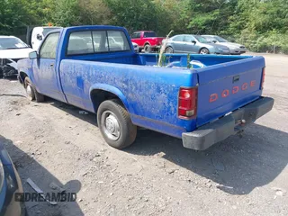 1993 Dodge Dakota S with VIN 1B7GL26X1PS140546, listed as a IAAI auction lot 42142391 with 171,634 mi miles and . Bid and sale history available at carsss.com. Image 3.