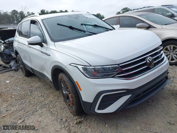 2022 Volkswagen Tiguan SE with VIN 3VV2B7AX5NM055508, listed as a IAAI auction lot 41179328 with 50,693 mi miles. Bid and sale history available at carsss.com. Image 1.