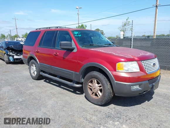 2005 Ford Expedition Special Service with VIN 1FMFU16575LA44568, listed as a IAAI auction lot 42056038 with 83,586 mi miles. Bid and sale history available at carsss.com. Image 1.