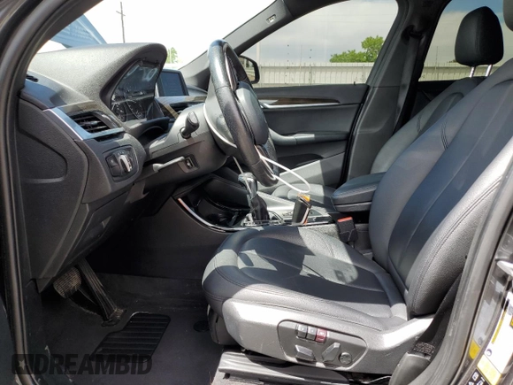 2016 BMW X1 xDrive28i z VIN WBXHT3C34GP883767, wystawiony jako Copart lot #56708375 z przebiegiem 96 285 mil mil oraz Szkoda całkowita • Salvage title. Historia ofert i sprzedaży dostępna na DreamBid. Obrazek 7.