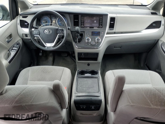 2018 Toyota Sienna LE Auto Access Seat with VIN 5TDKZ3DC8JS901748, listed as a Copart auction lot 58890095 with 99,162 mi miles and Salvage title. Bid and sale history available at DreamBid. Image 8.