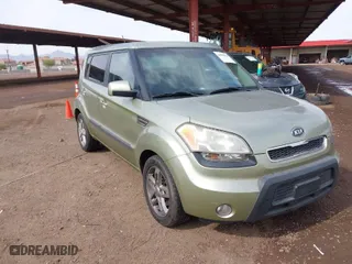 2011 Kia Soul ! with VIN KNDJT2A21B7195625, listed as a IAAI auction lot 41896664 with 131,678 mi miles. Bid and sale history available at carsss.com. Image 1.