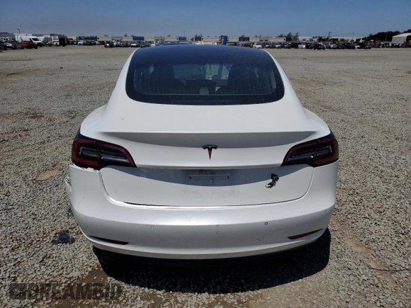 2019 Tesla Model 3 Mid Range z VIN 5YJ3E1EA3KF402556, wystawiony jako Copart lot #56212875 z przebiegiem 89 022 mil mil oraz Szkoda całkowita • Salvage title. Historia ofert i sprzedaży dostępna na DreamBid. Obrazek 6.