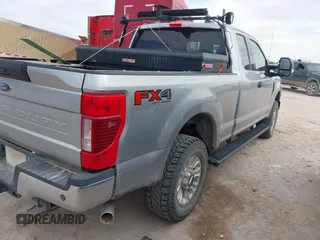 2020 Ford F-250 XL z VIN 1FT7X2B61LED95952, wystawiony jako IAAI lot #42186832 z przebiegiem 119 083 mil mil oraz . Historia ofert i sprzedaży dostępna na DreamBid. Obrazek 4.