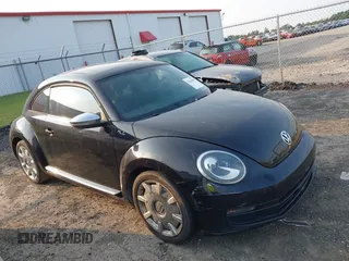 2013 Volkswagen Beetle 2.5L w/Sun/Sound/Nav с VIN 3VWJP7AT7DM677581, выставлен на аукционе IAAI как лот 42429868 с пробегом Не указан миль и . История ставок и продаж доступна на DreamBid. Изображение 14.