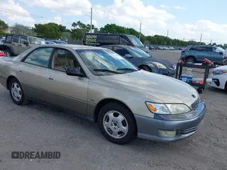 1999 Lexus ES 300 Luxury Sport Sdn with VIN JT8BF28G3X5072553, listed as a IAAI auction lot 41812954 with 195,546 mi miles. Bid and sale history available at carsss.com. Image 1.