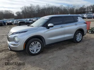 2023 Mitsubishi Outlander ES z VIN JA4J3TA83PZ028327, wystawiony jako Copart lot #48151325 z przebiegiem 32 004 mil mil oraz Szkoda całkowita • Salvage title. Historia ofert i sprzedaży dostępna na DreamBid. Obrazek 1.