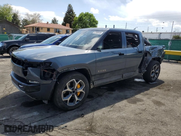 2023 Rivian R1T Adventure z VIN 7FCTGAAA4PN021950, wystawiony jako Copart lot #57800485 z przebiegiem 2 480 mil mil oraz Szkoda całkowita • Salvage title. Historia ofert i sprzedaży dostępna na DreamBid. Obrazek 1.