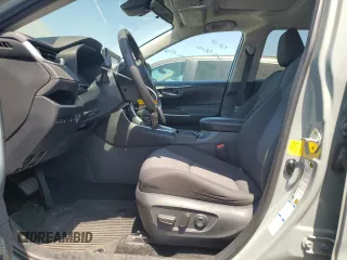 2020 Toyota RAV4 XLE with VIN 2T3P1RFV1LW096482, listed as a Copart auction lot 61797065 with 47,406 mi miles and Salvage title. Bid and sale history available at DreamBid. Image 7.