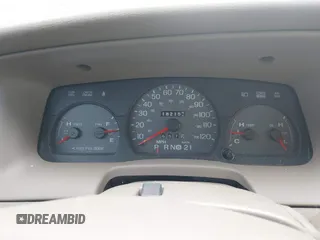 2005 Mercury Grand Marquis LS Premium z VIN 2MHHM75W05X636036, wystawiony jako IAAI lot #41935848 z przebiegiem 182 155 mil mil oraz . Historia ofert i sprzedaży dostępna na DreamBid. Obrazek 7.