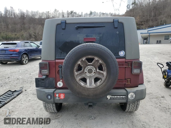 2007 Jeep Wrangler Unlimited Sahara z VIN 1J4GA59127L113178, wystawiony jako Copart lot #47443535 z przebiegiem 250 355 mil mil oraz Szkoda całkowita • Salvage title. Historia ofert i sprzedaży dostępna na DreamBid. Obrazek 6.